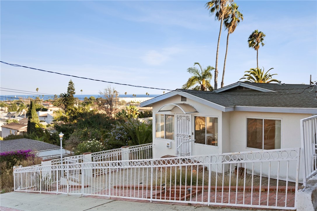661 W 26th Street Property Photo