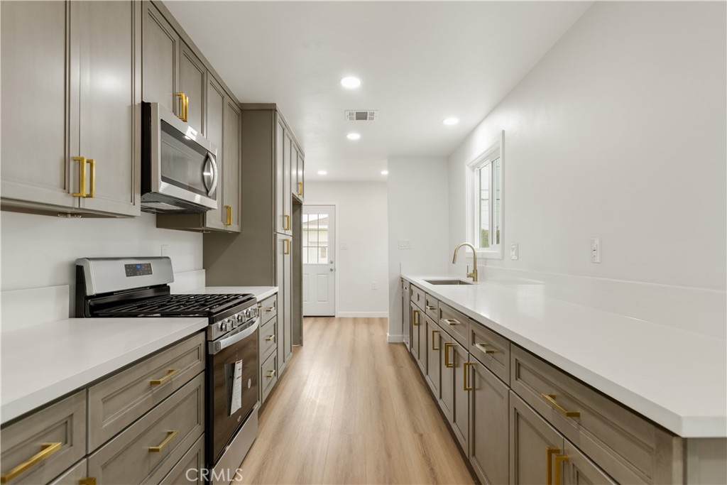 4750 Maybank Avenue Property Photo 11