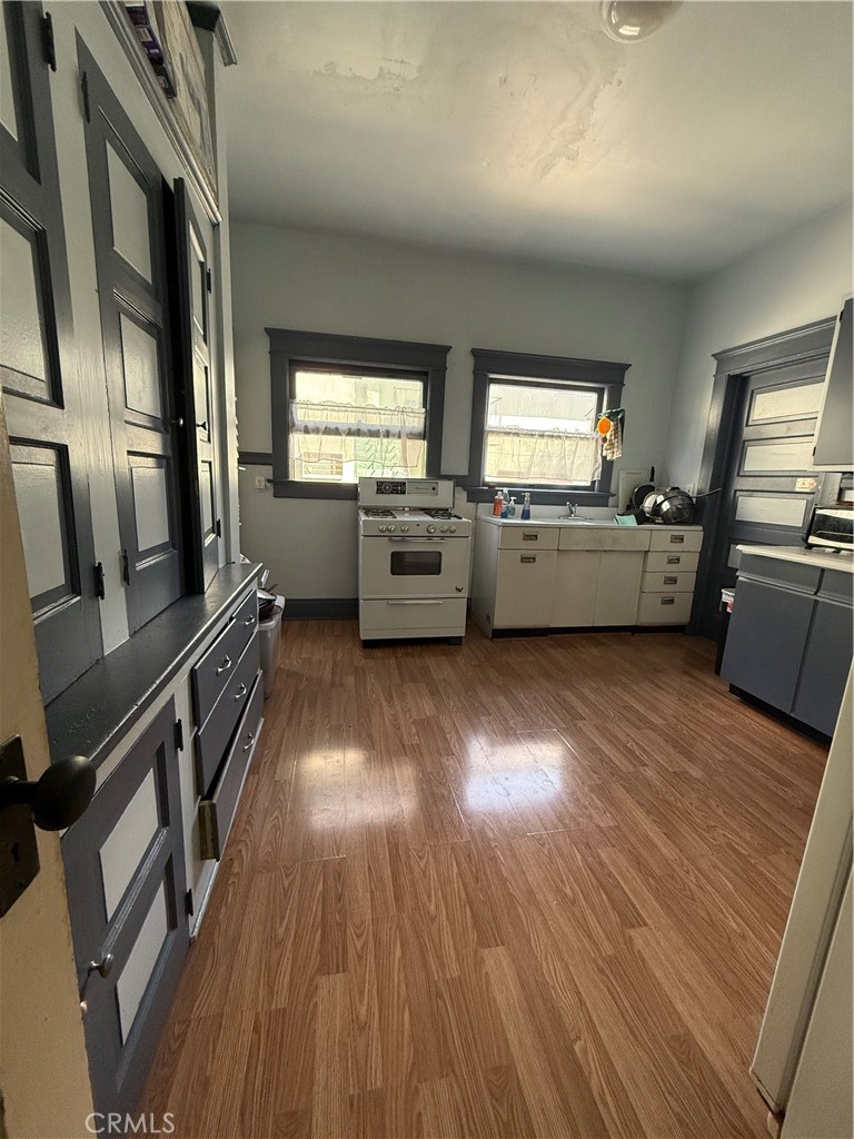 2628 Van Buren Place Property Photo 7