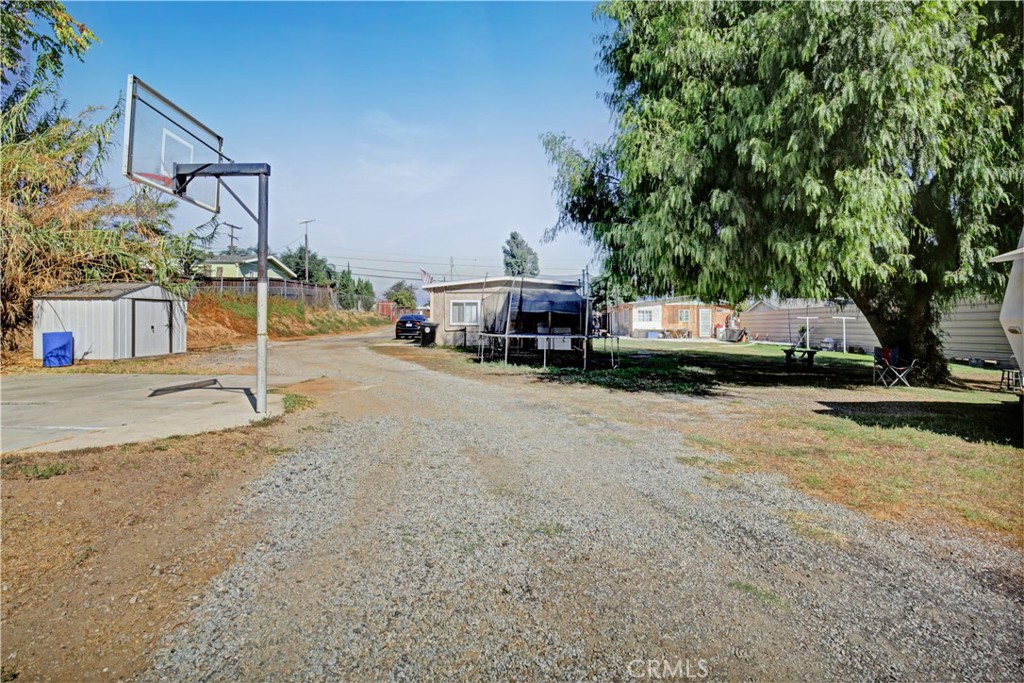 11038 Holmes Avenue Property Photo 9