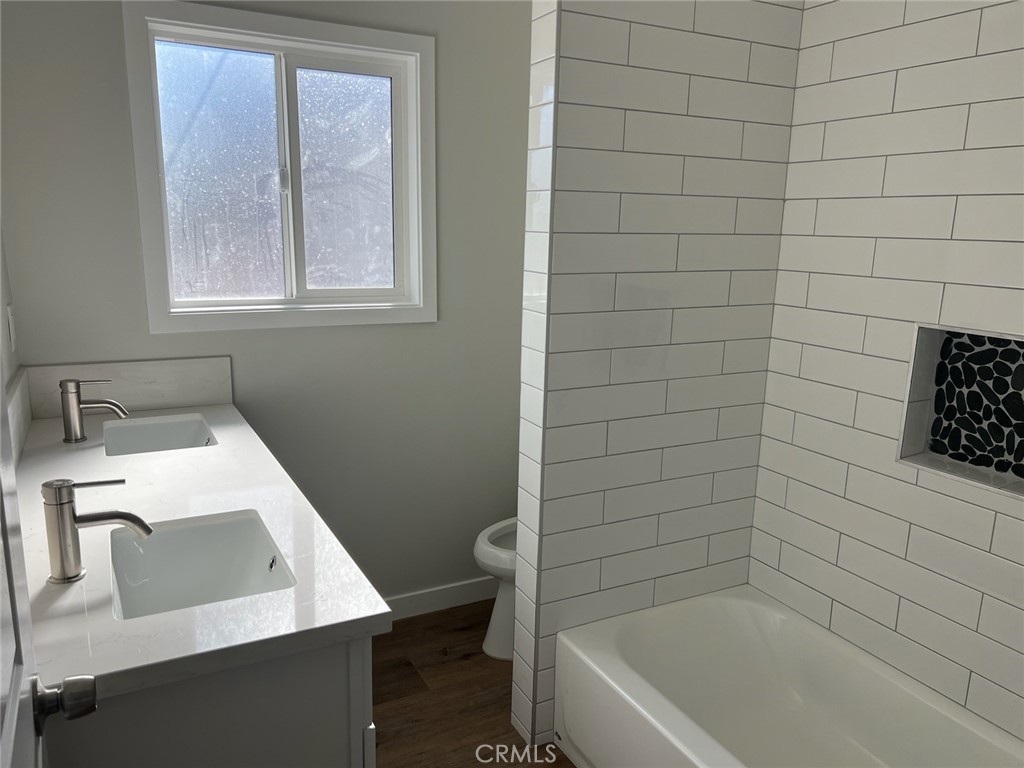 3018 Grand Avenue Property Photo 9