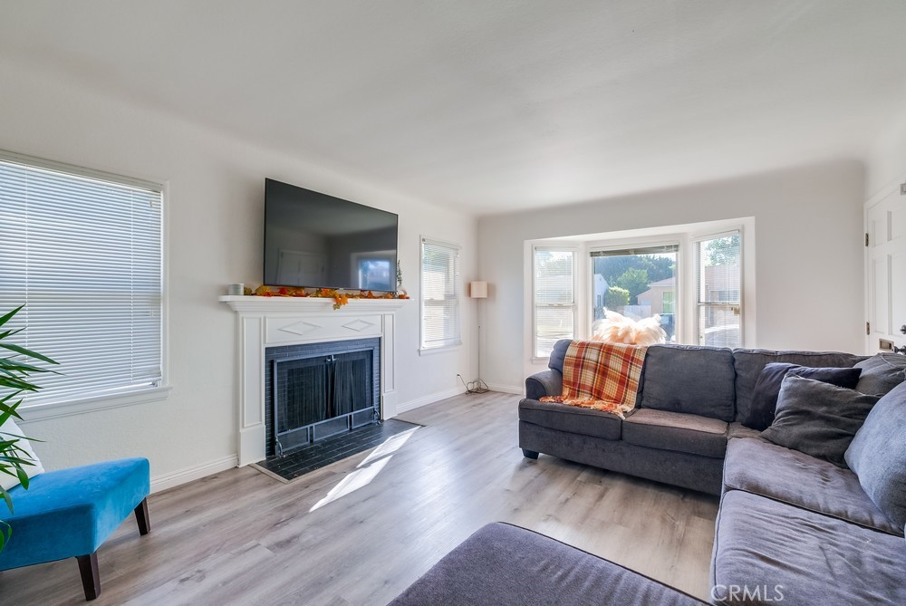 2709 E Van Buren Street Property Photo 10