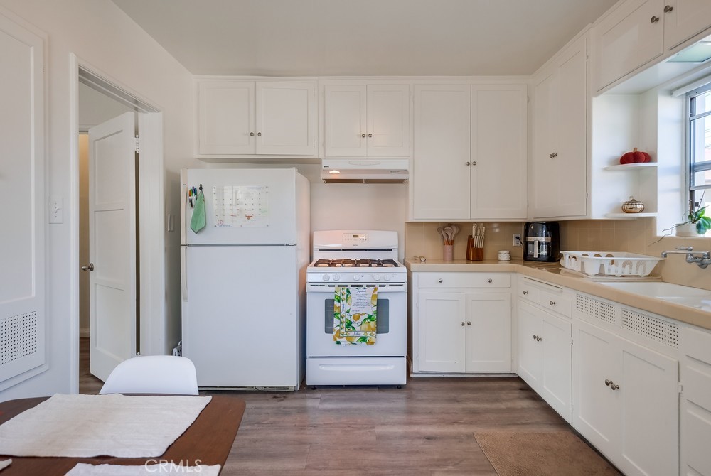 2709 E Van Buren Street Property Photo 18