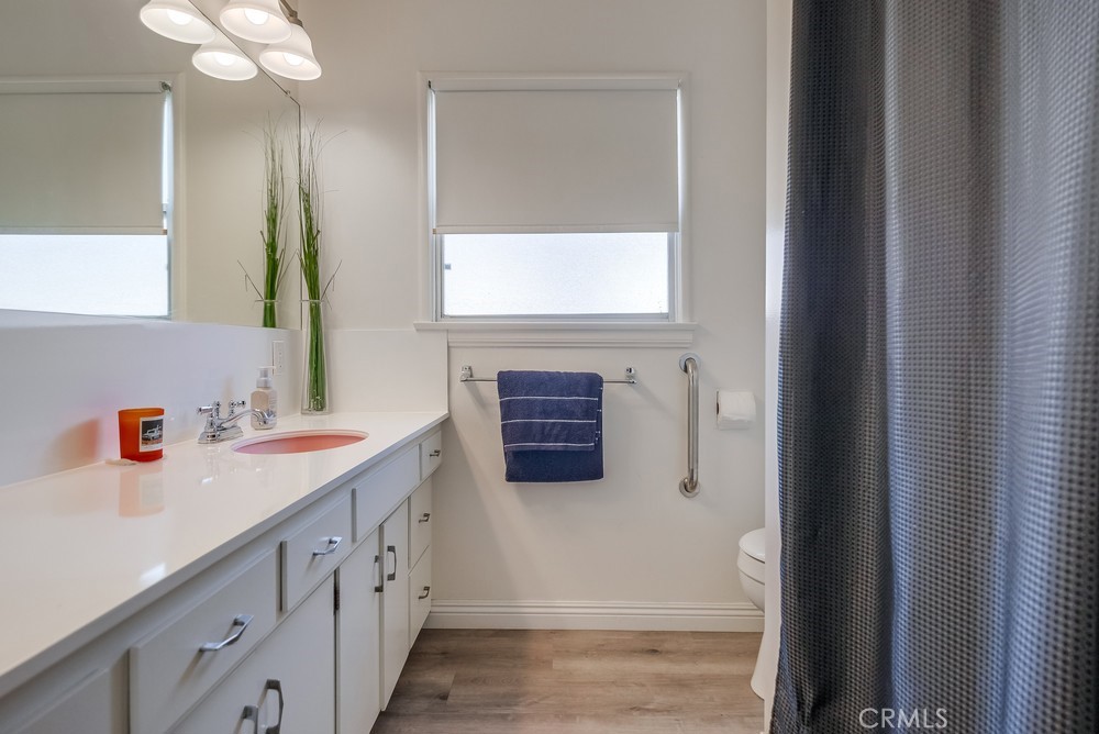 2709 E Van Buren Street Property Photo 21