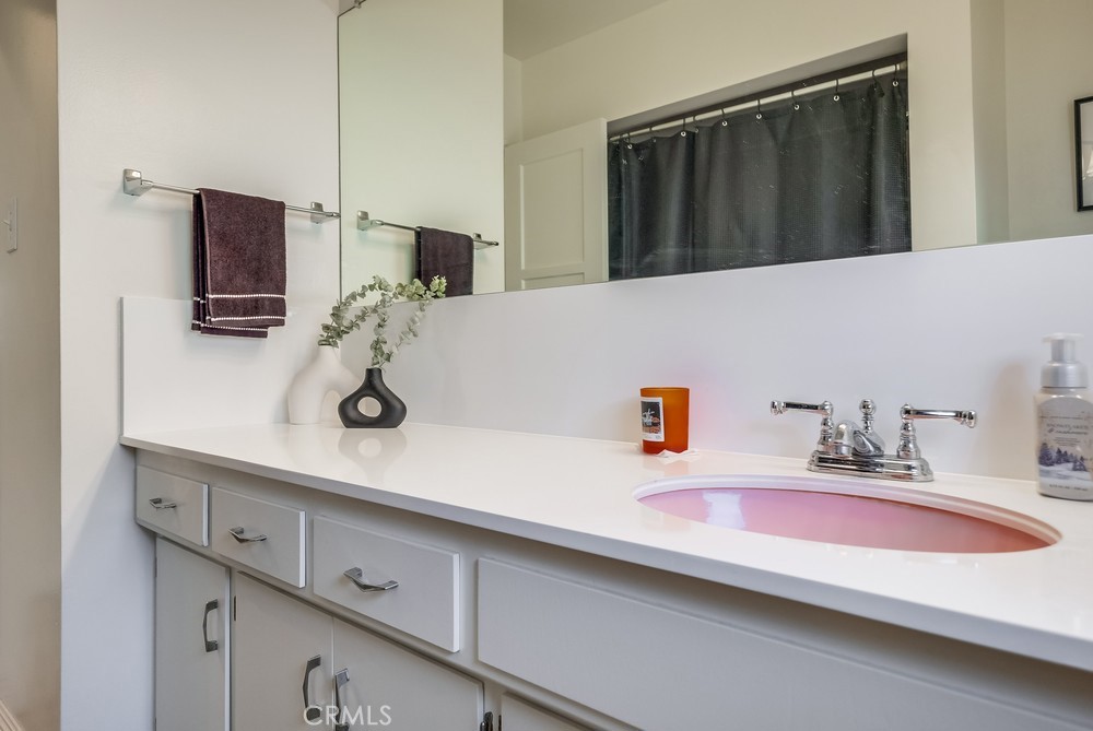 2709 E Van Buren Street Property Photo 23