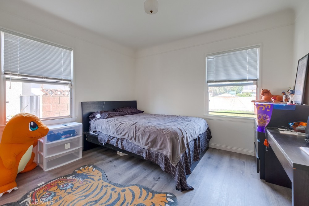 2709 E Van Buren Street Property Photo 28
