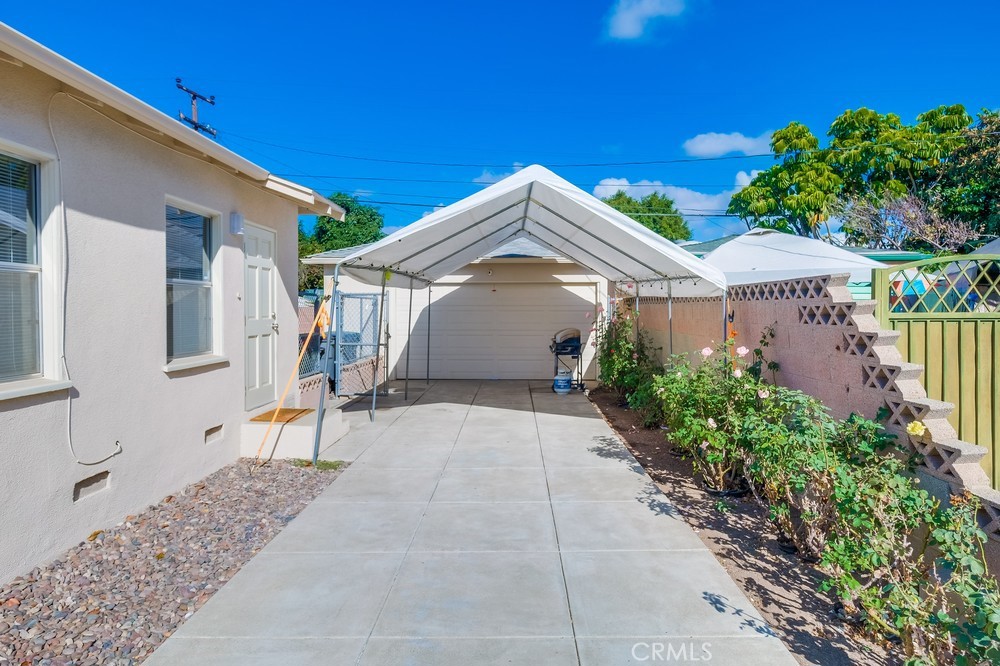 2709 E Van Buren Street Property Photo 34