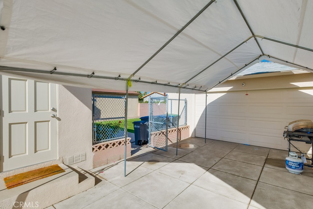 2709 E Van Buren Street Property Photo 35