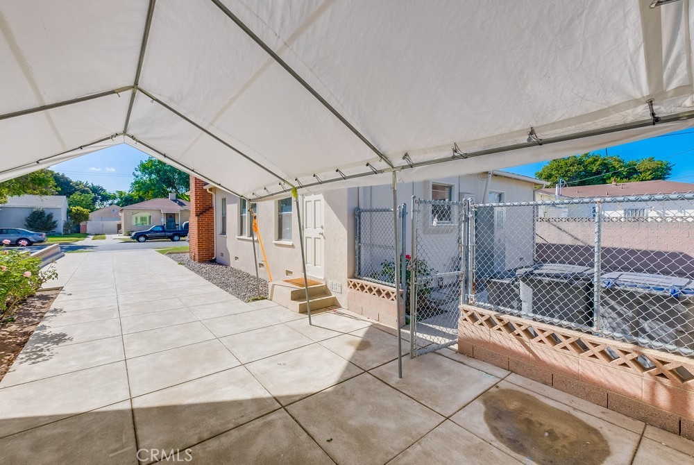 2709 E Van Buren Street Property Photo 37