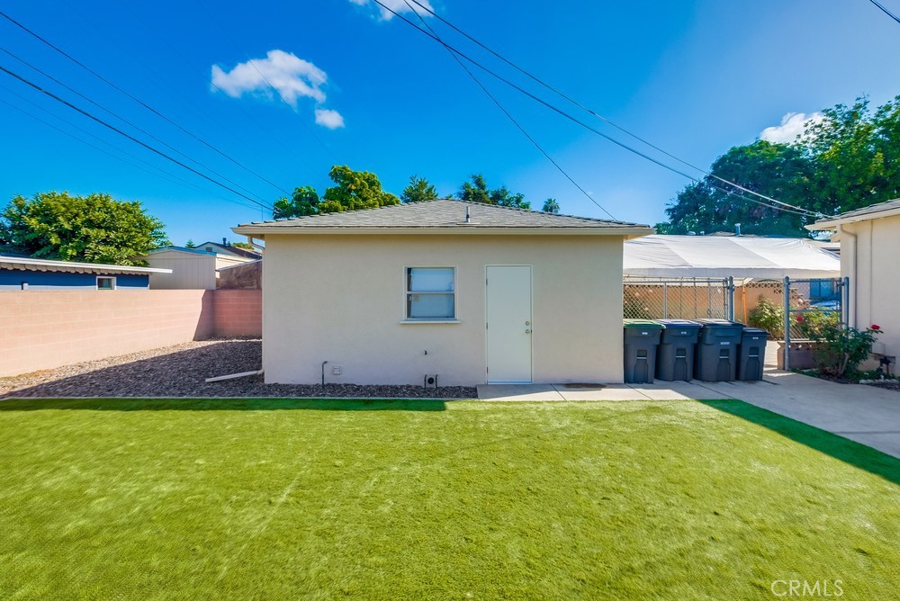 2709 E Van Buren Street Property Photo 41
