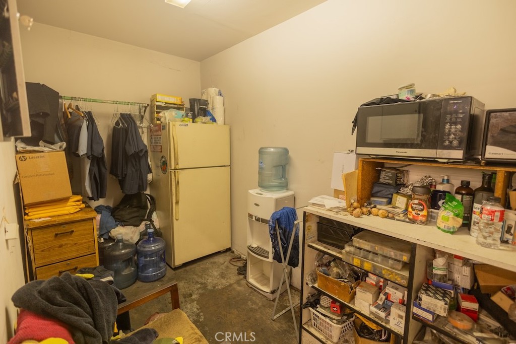 1335 S La Brea Avenue Property Photo 5