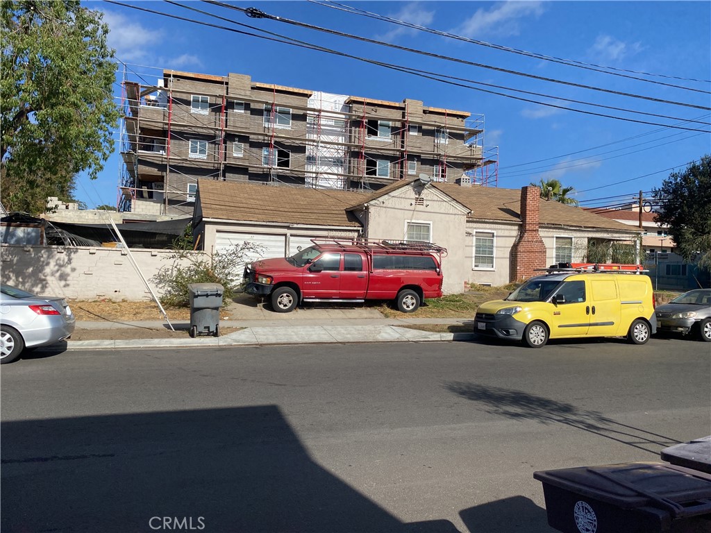 925 S Adams St Property Photo 3