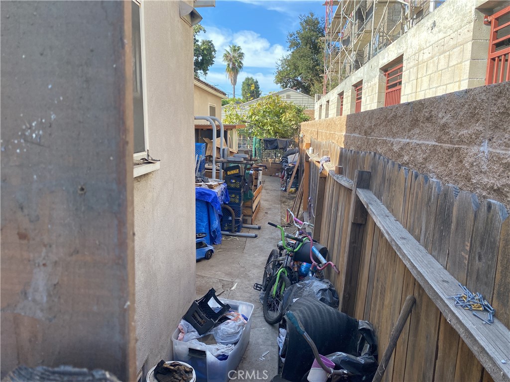 925 S Adams St Property Photo 7