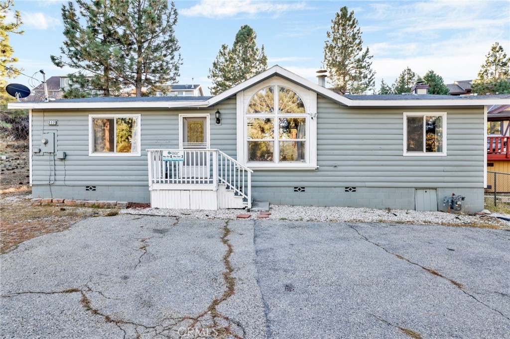 217 Greenspot Boulevard Property Photo 1