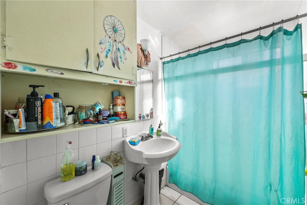 233 E Fremont Property Photo 11