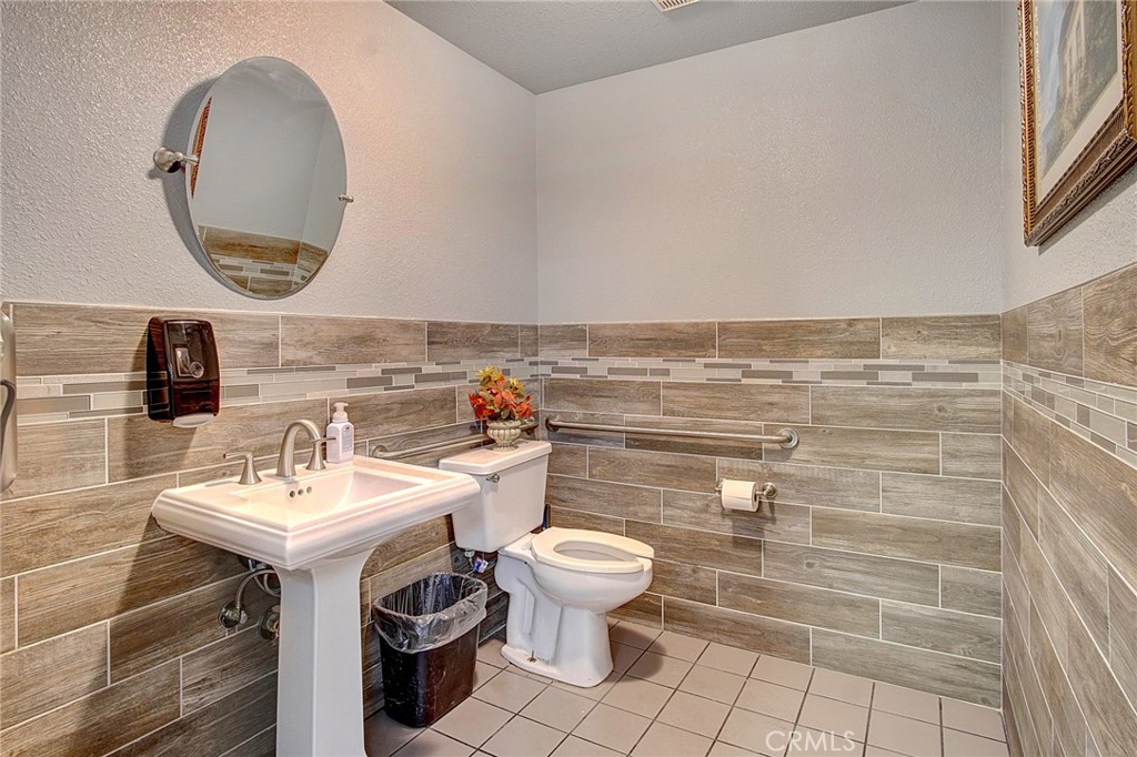 2160 Atlantic Property Photo 10