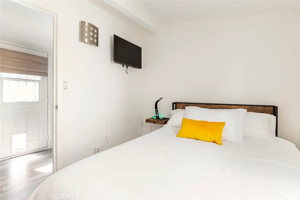 1071 Newport Avenue Property Photo 17