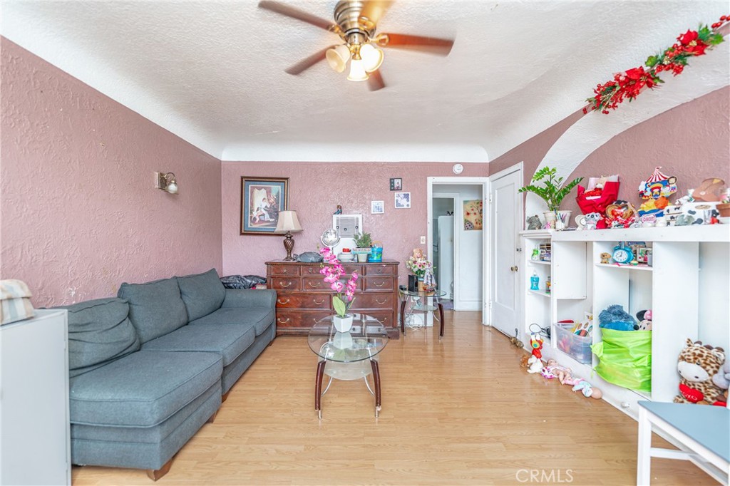 195 E Hullett Street Property Photo 8
