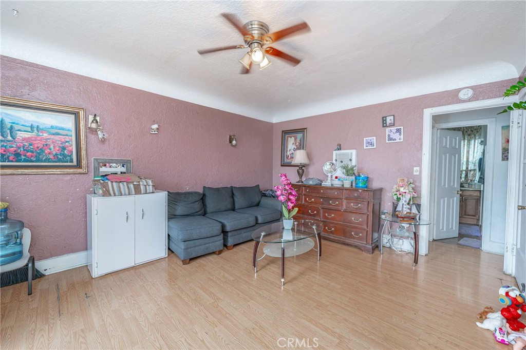 195 E Hullett Street Property Photo 9