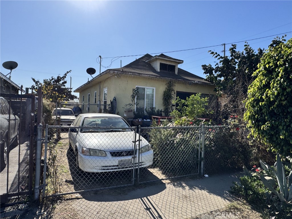 430 W 58th Street Property Photo 1