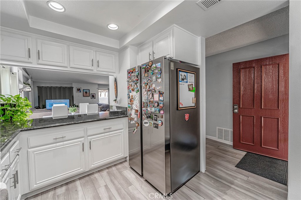 26212 Rainbow Glen Drive Property Photo 17