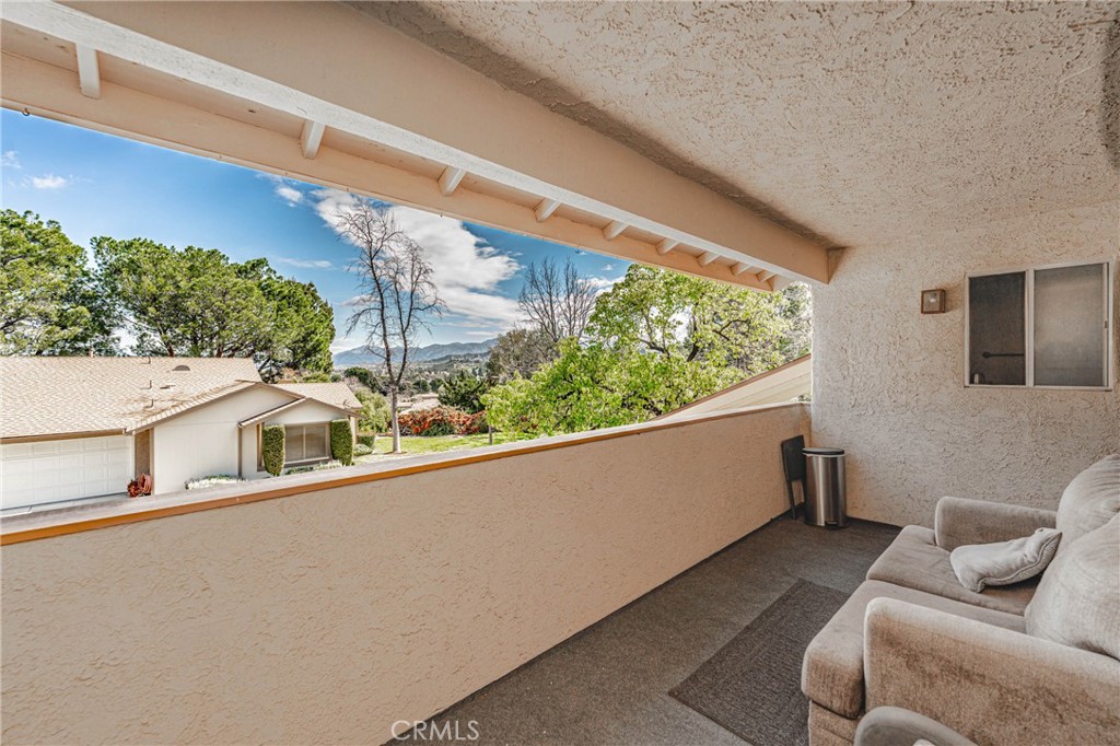26212 Rainbow Glen Drive Property Photo 32