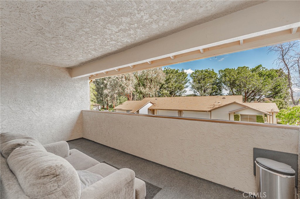 26212 Rainbow Glen Drive Property Photo 33