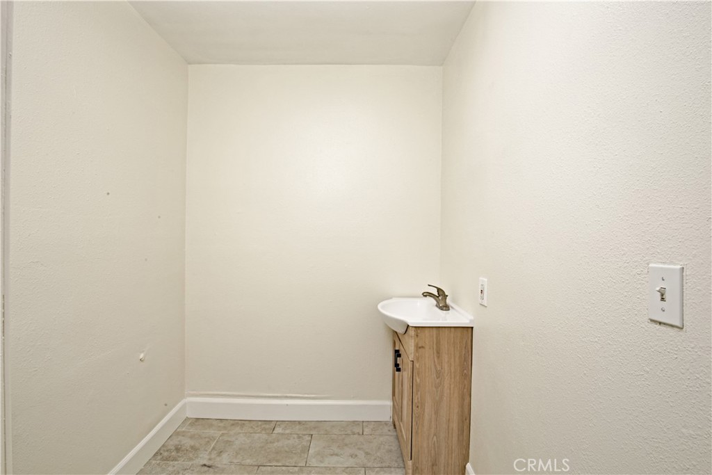 9265 Telegraph Road R Property Photo 11
