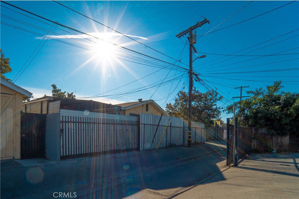 1259 E 78th Street Property Photo 4