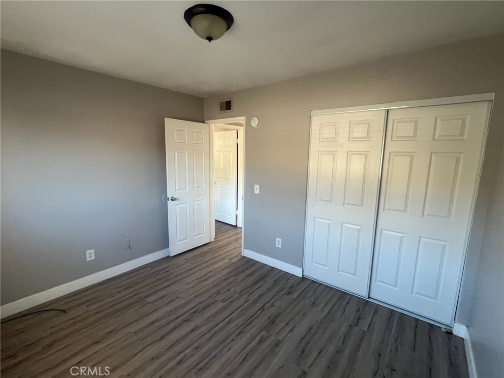 1064 W 48th Street 4 Property Photo 8