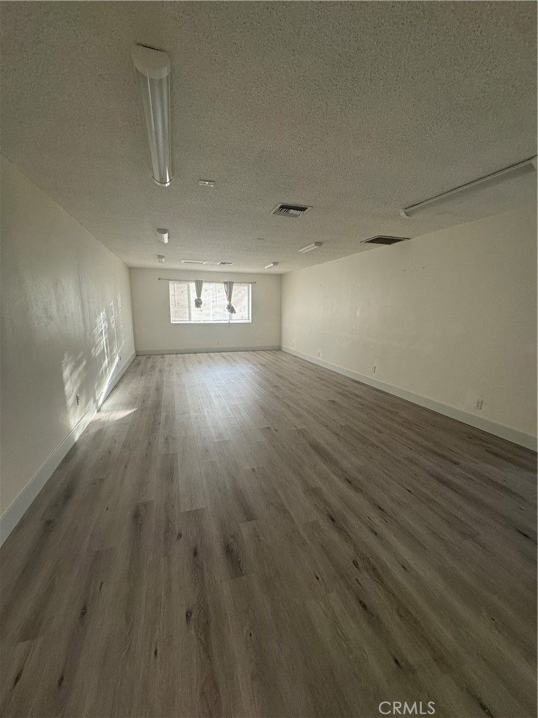 12211 Front Street Property Photo 8