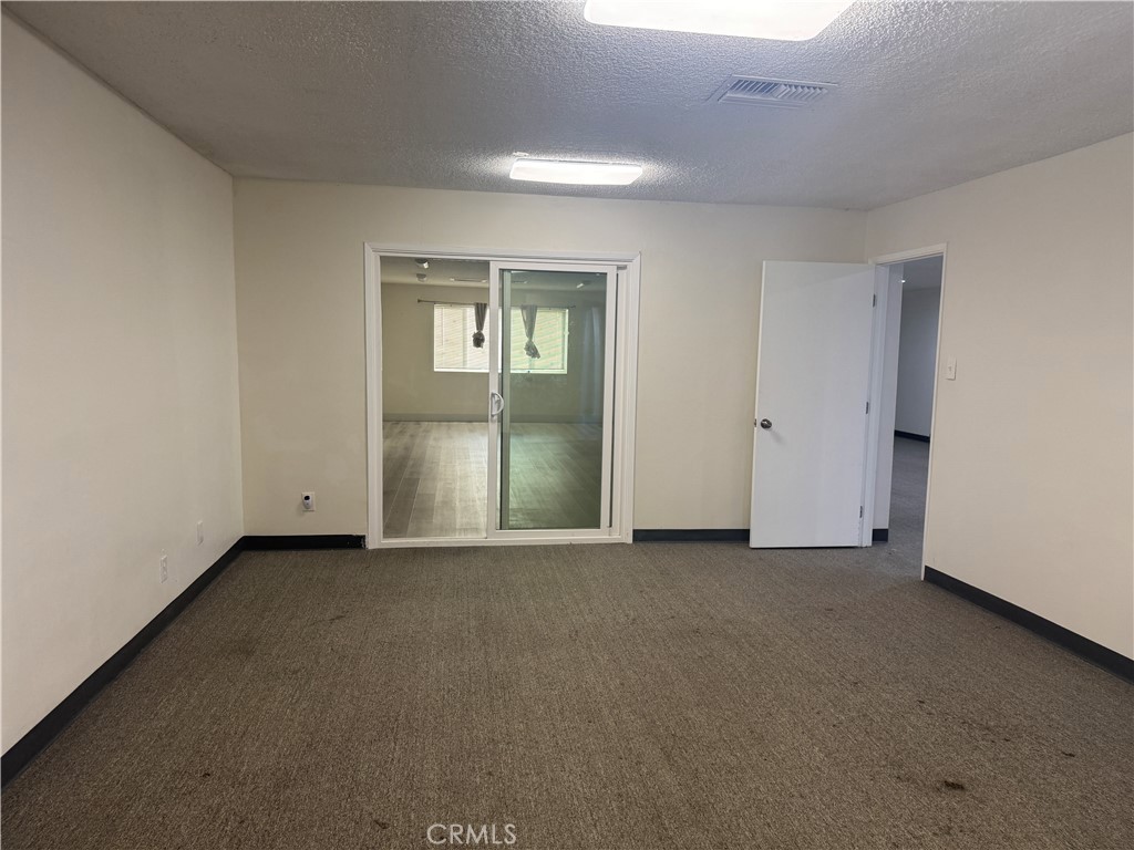 12211 Front Street Property Photo 10