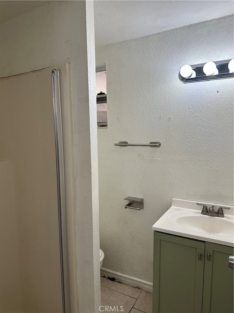 1917 E 61st Property Photo 15