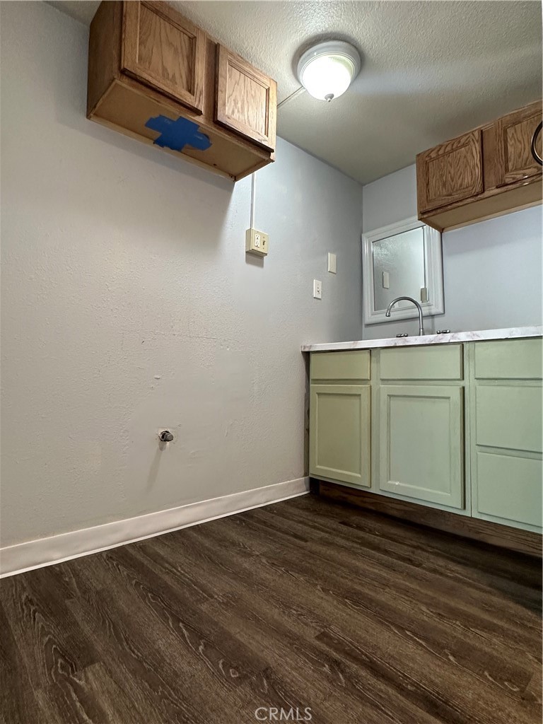 1917 E 61st Property Photo 19