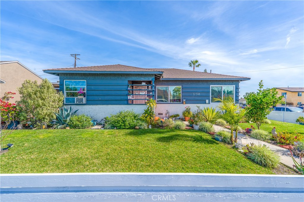 12318 S Spring Street Property Photo