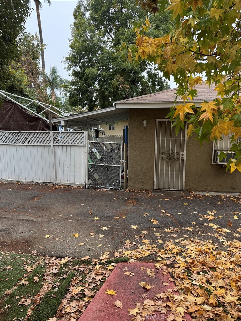 13918 Valerio Street Property Photo 4