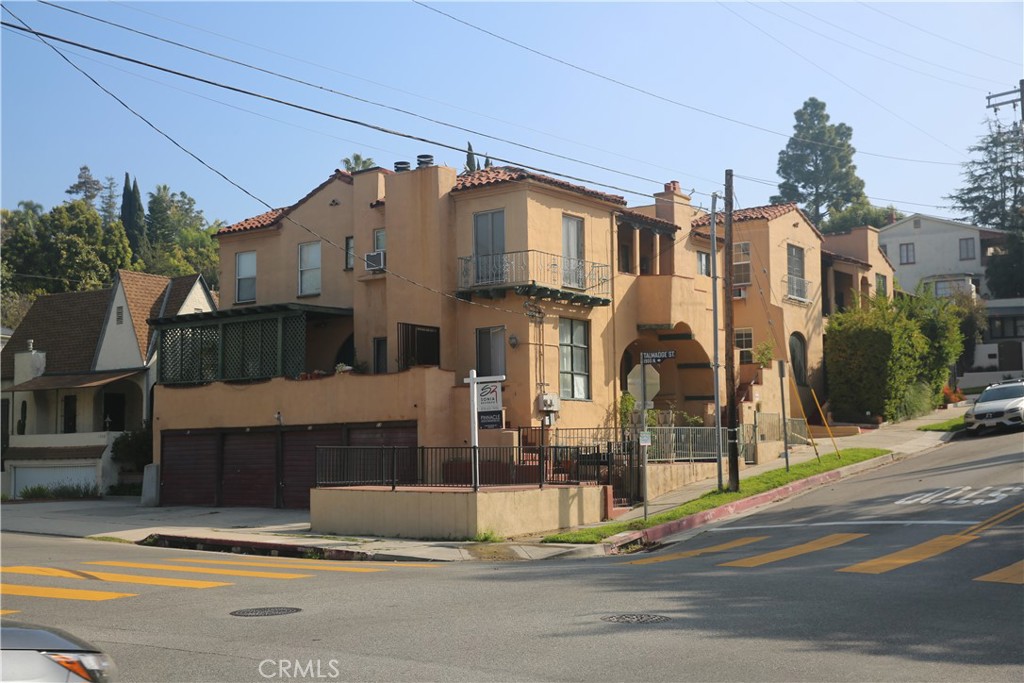 4253 Franklin Avenue Property Photo 2
