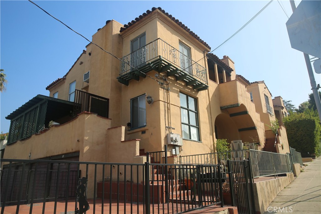 4253 Franklin Avenue Property Photo 3