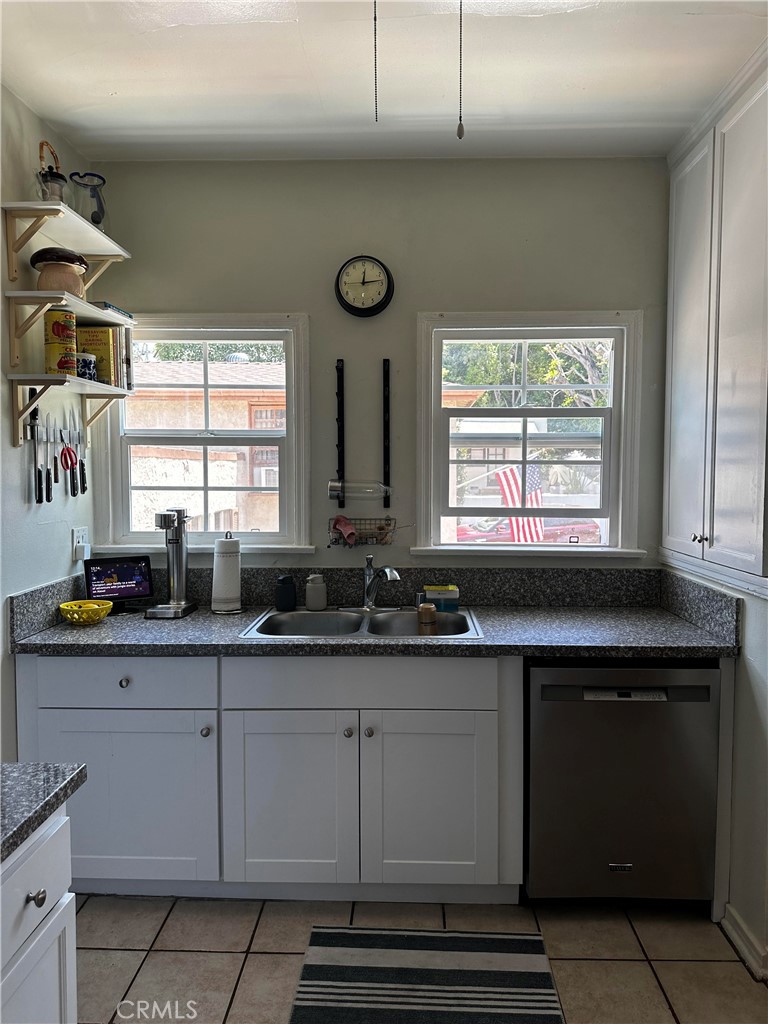 4253 Franklin Avenue Property Photo 7