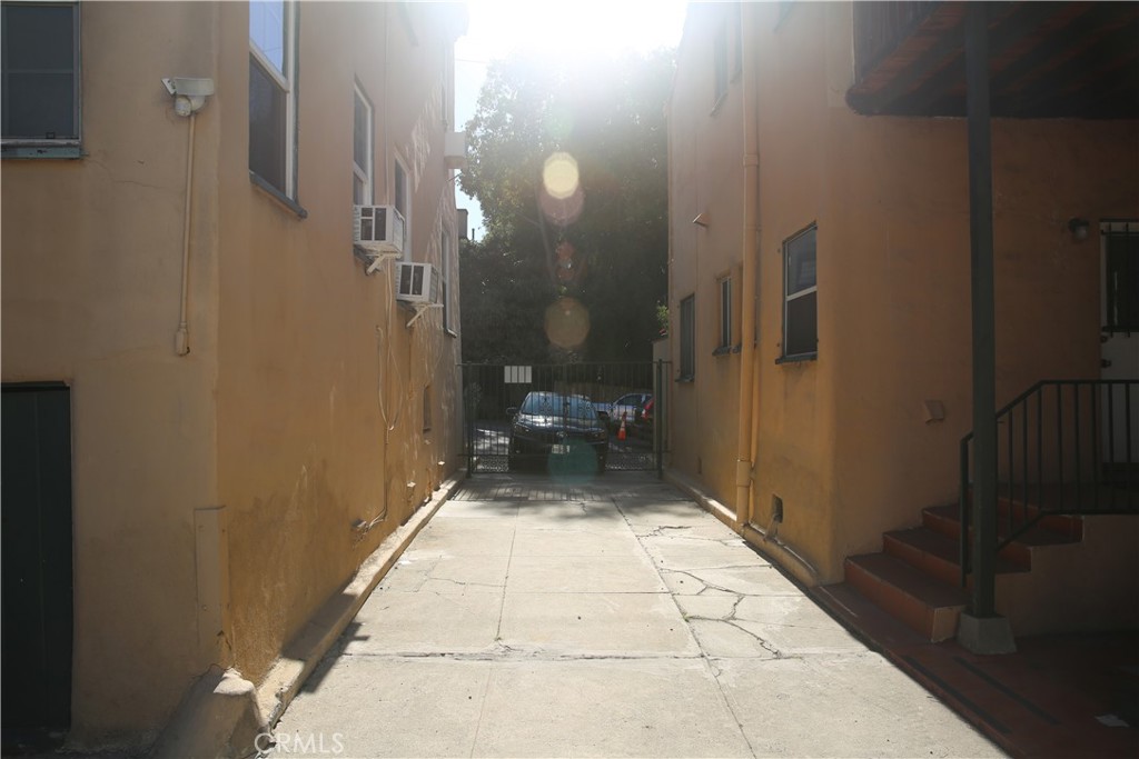 4253 Franklin Avenue Property Photo 12