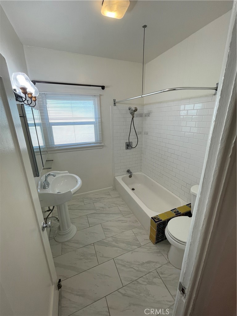 4253 Franklin Avenue Property Photo 19