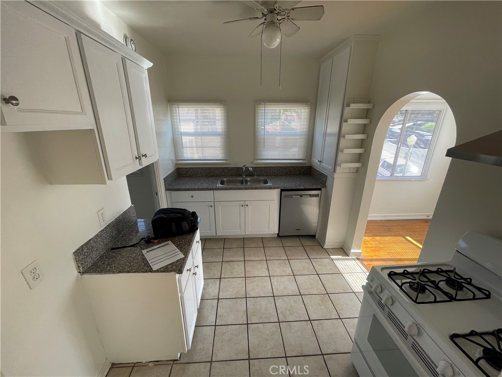 4253 Franklin Avenue Property Photo 25