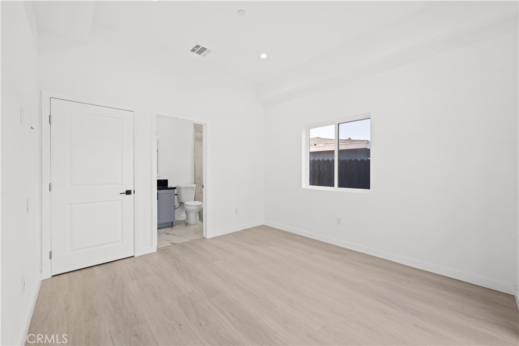 1525 Ricardo Street Property Photo 6