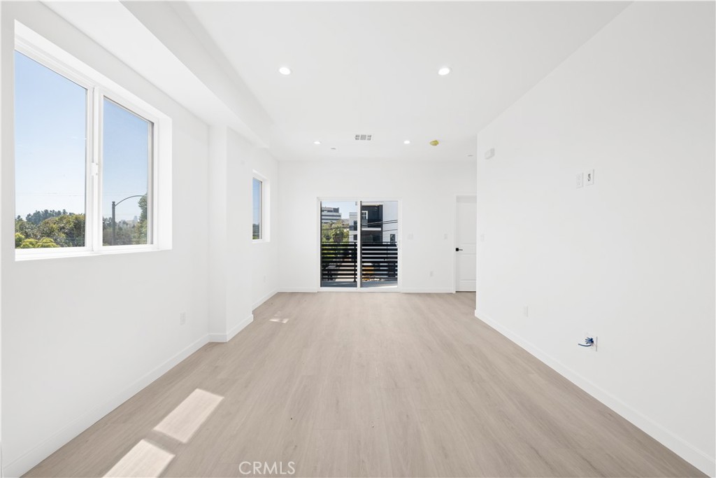 1525 Ricardo Street Property Photo 10