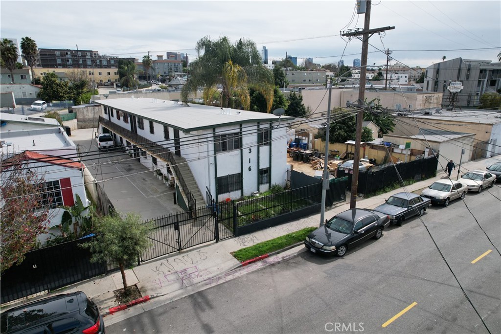 316 N Coronado Street Property Photo 3