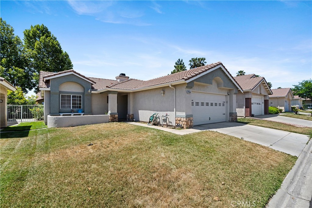 2906 Summer Set Circle Property Photo 3