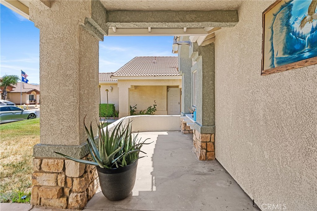 2906 Summer Set Circle Property Photo 5