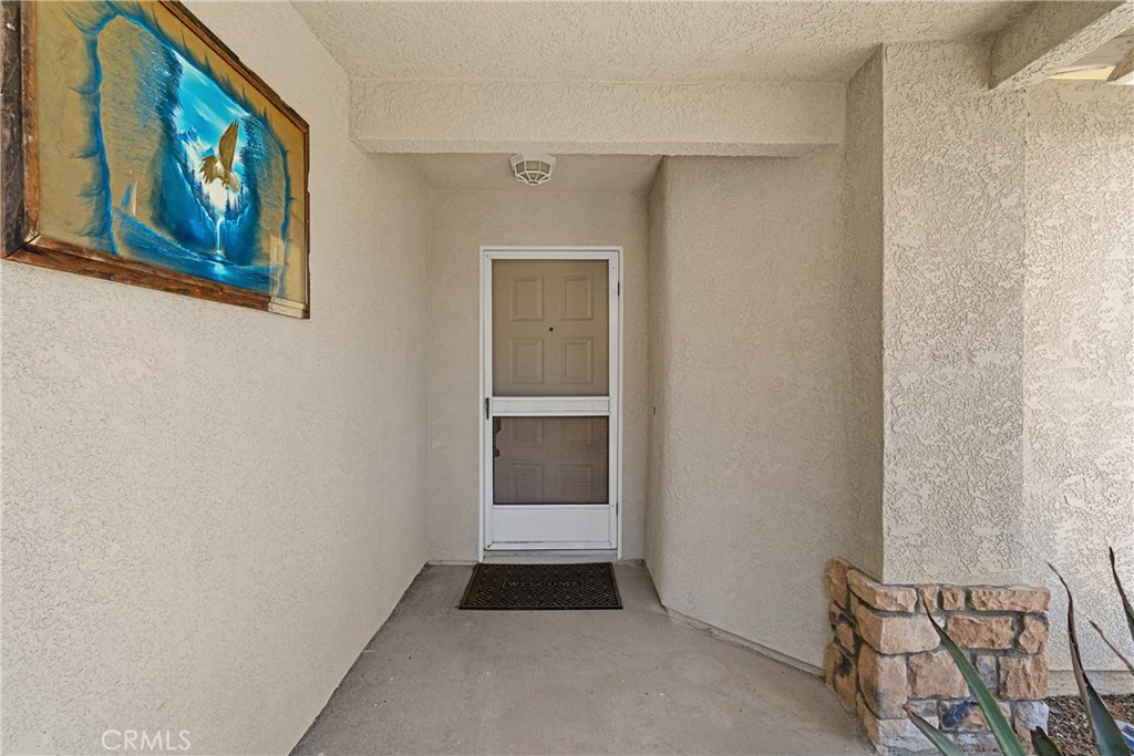 2906 Summer Set Circle Property Photo 6