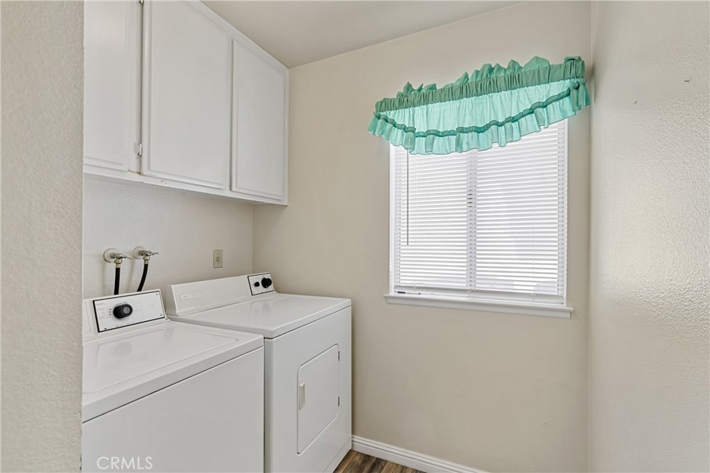 2906 Summer Set Circle Property Photo 8