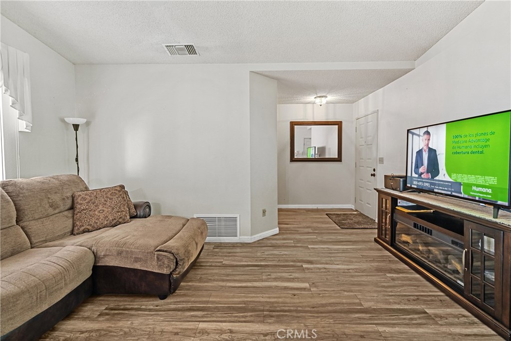 2906 Summer Set Circle Property Photo 10